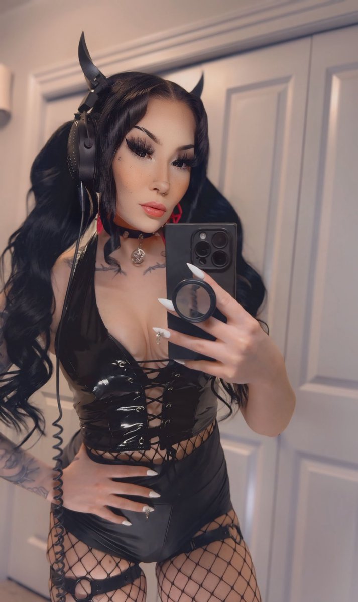 Twitch.tv/misspurple 🩷