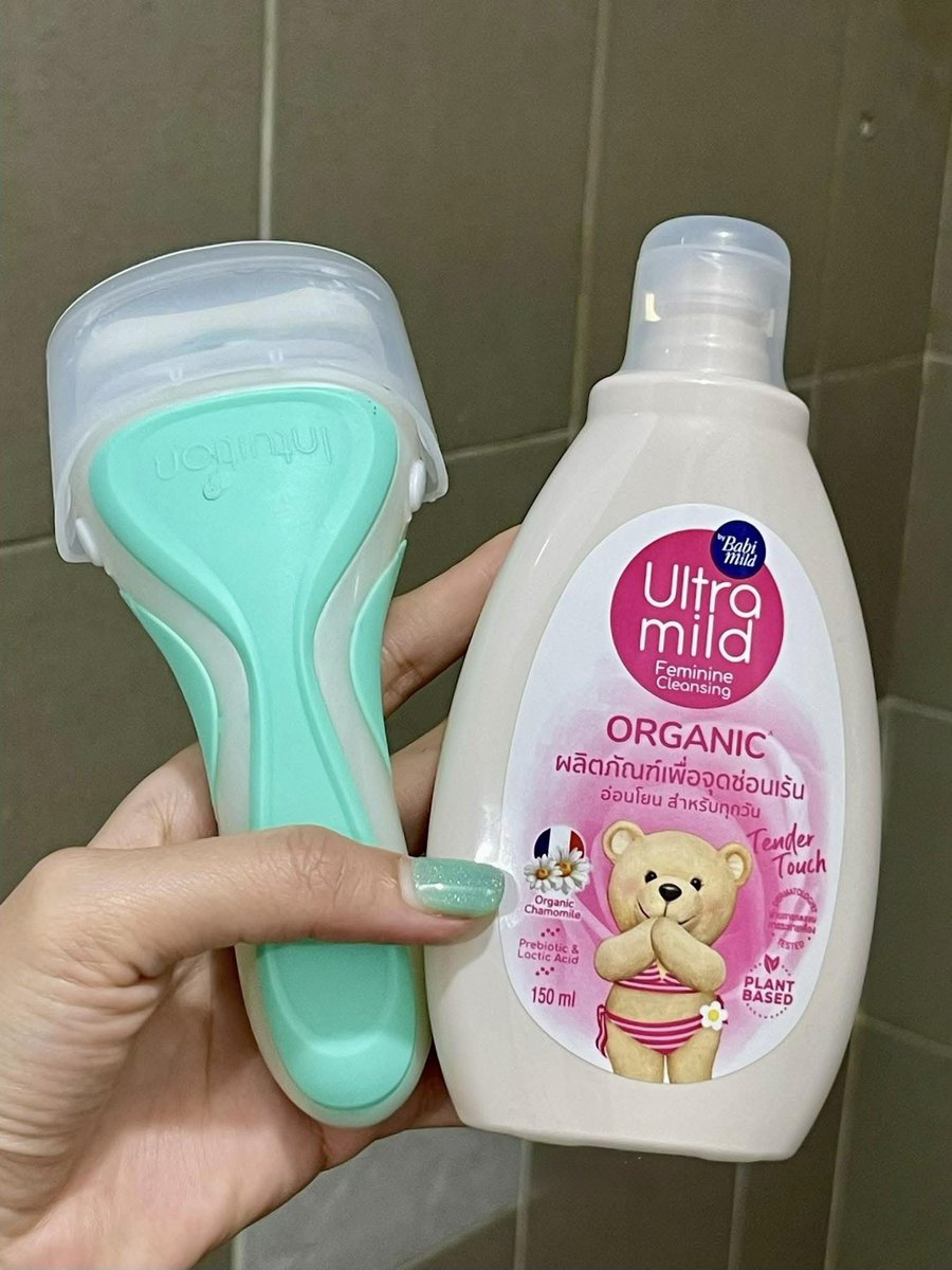 ลองใช้ 2 ตัวนี้อยู่ครึ่งเดือน

เมื่อก่อนคือไม่มั่นใจเลย 😭
ทั้งตอ ทั้งกลิ่น บางวันคือเซ็งมาก

จนเปลี่ยนมาใช้ 2 ตัวนี้คู่กัน…

มีดโกน = โกนลื่น เนียน ไม่เป็นตอแข็ง
ไม่คัน ไม่ขึ้นตุ่มแดงแบบแต่ก่อน

น้ำยาล้าง = อ่อนโยน กลิ่นสะอาด
ไม่แสบ ใช้แล้วรู้สึกเฟรชขึ้นจริง

โกนแขน = เนียน