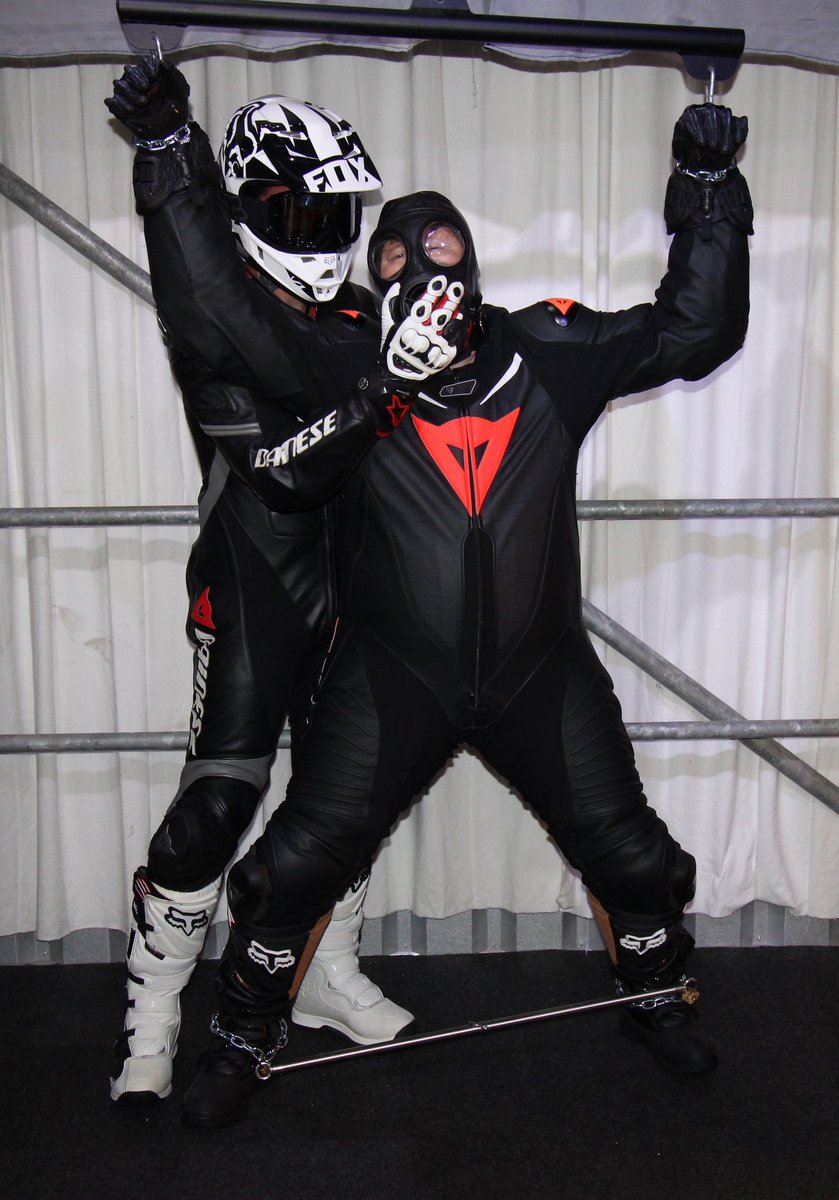 BondageFox tweet media