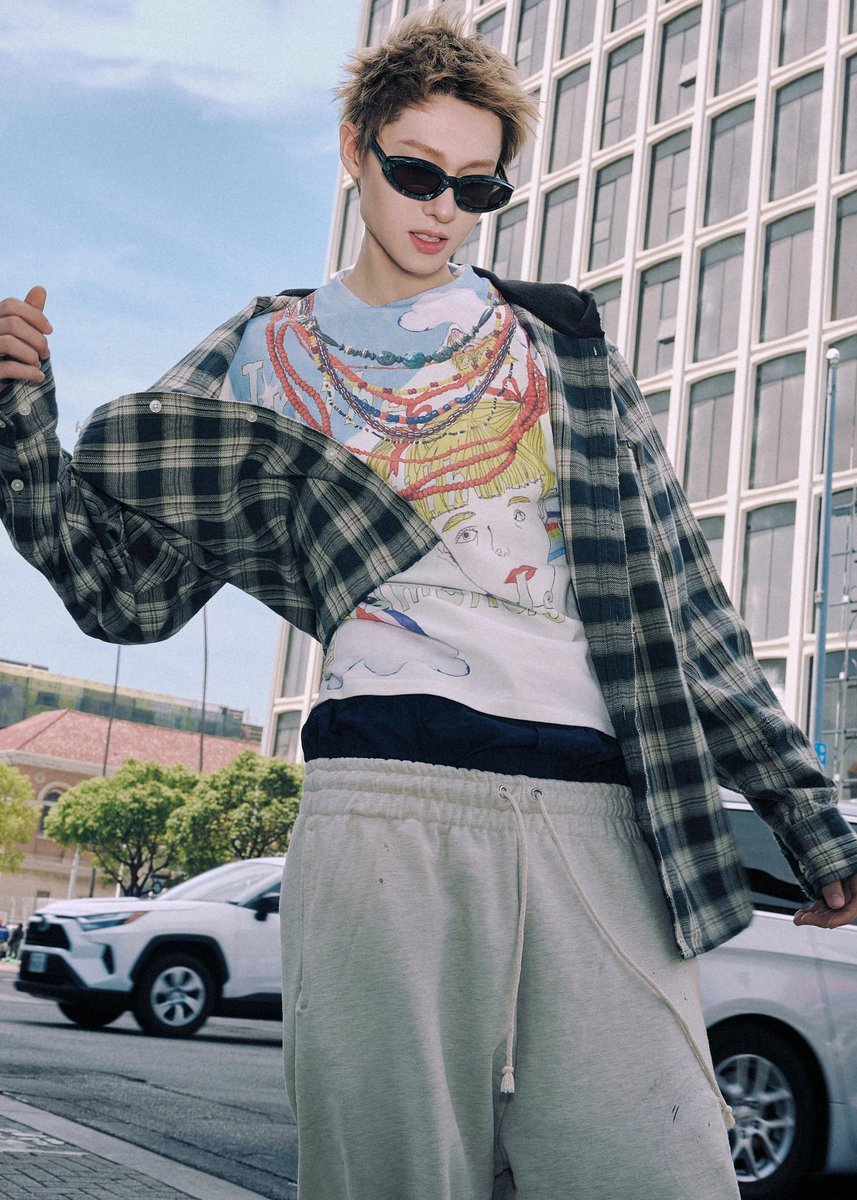 archyyyyyyyyt #REDRED tweet media