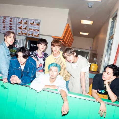 About Music tweet media