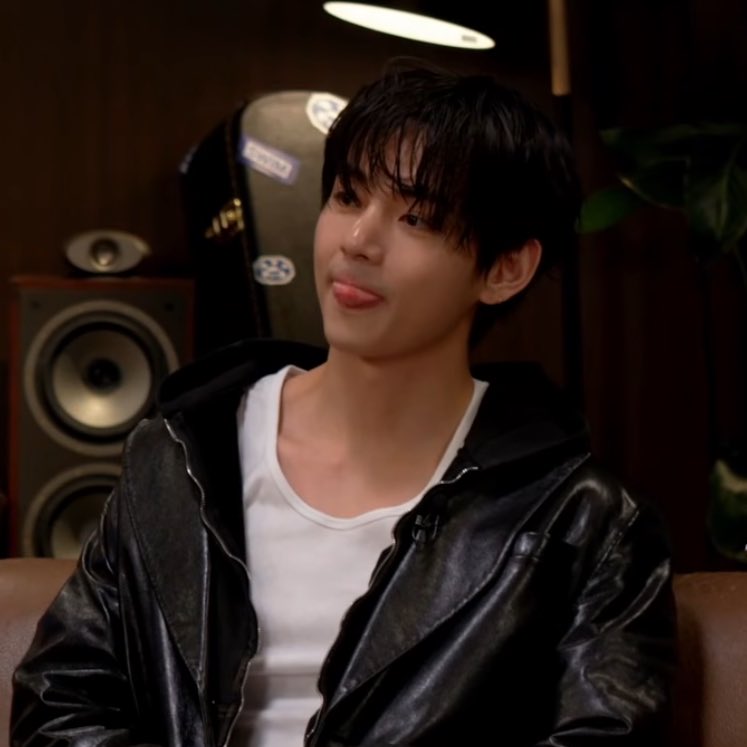 แง้วฮ่ะ~~~😋

#BTS #방탄소년단 #BTS_ARIRANG 
#BTS_SWIM #KEEPSWIMMING