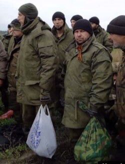 Мобики в рф и их родители, думали, что будут служить штабс-капитанами, пить шампанское. А тут вонь от сгоребший танков и мешки повсюду с конечностями, воды в окопе по пояс, а сверху коптер с гранатами жужжит. Не, владимвладимыч, забирай нас обратно, мы так не договаривались.