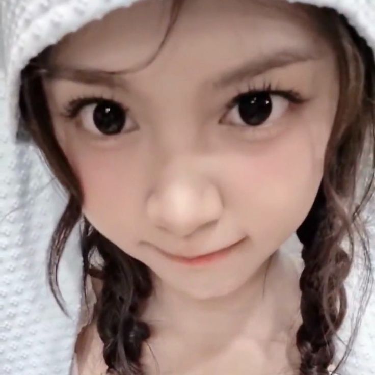 Base umum bisa follow @cornerfess tweet media