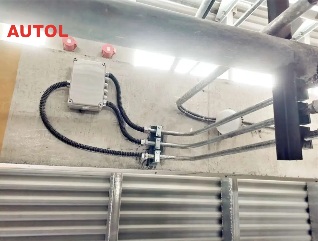 autoltechnology's tweet photo. ⛏️ Mining vibrating screens need reliable lubrication. Manual greasing of 104 points was slow &amp; inconsistent.
✨ Autol ATL3000 System: precise auto‑lubrication, modular flexibility, easy maintenance.
✅ 50% less labor, higher reliability, safer ops. #Maintenance #Efficiency https://t.co/vqcvnp7ucz