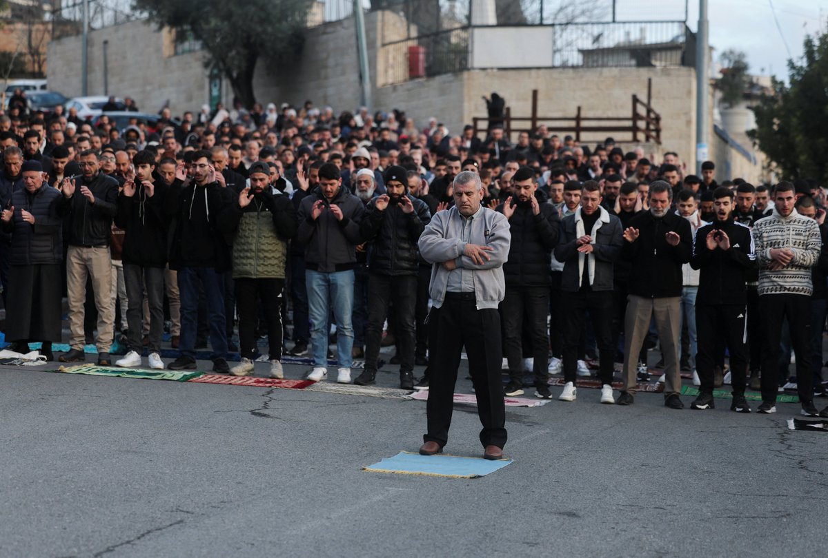 Geo English tweet media