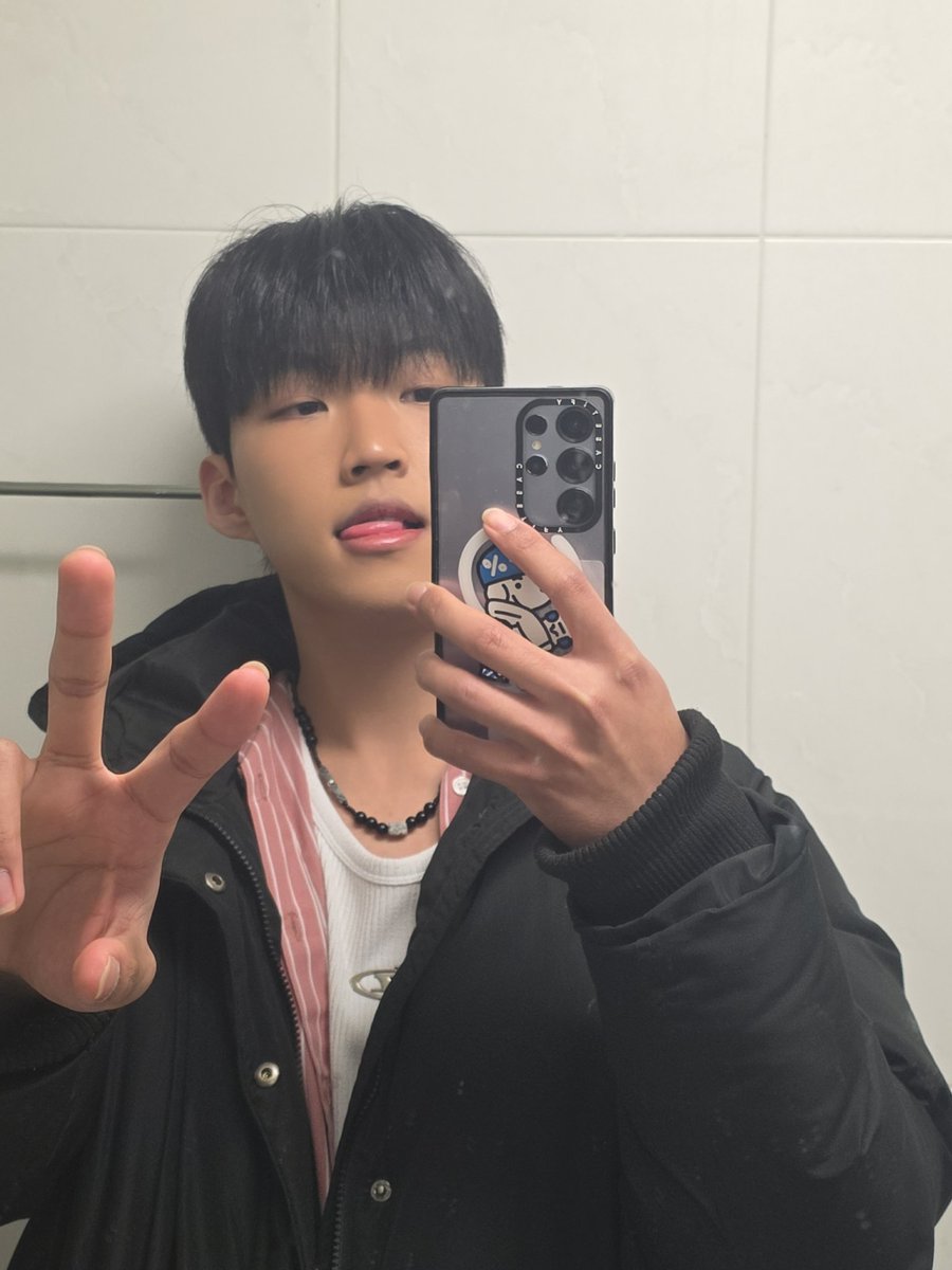hanee114's tweet photo. 메롱 https://t.co/3KAmrkmTuS
