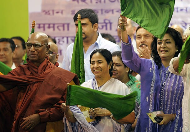 TMCinHistory's tweet photo. 🕒 2010

On this day of 20th March in 2010, Railway Minister Mamata Banerjee flagged off the “Maharajas’ Express” from Kolkata for Delhi. https://t.co/2zSQLf18yy