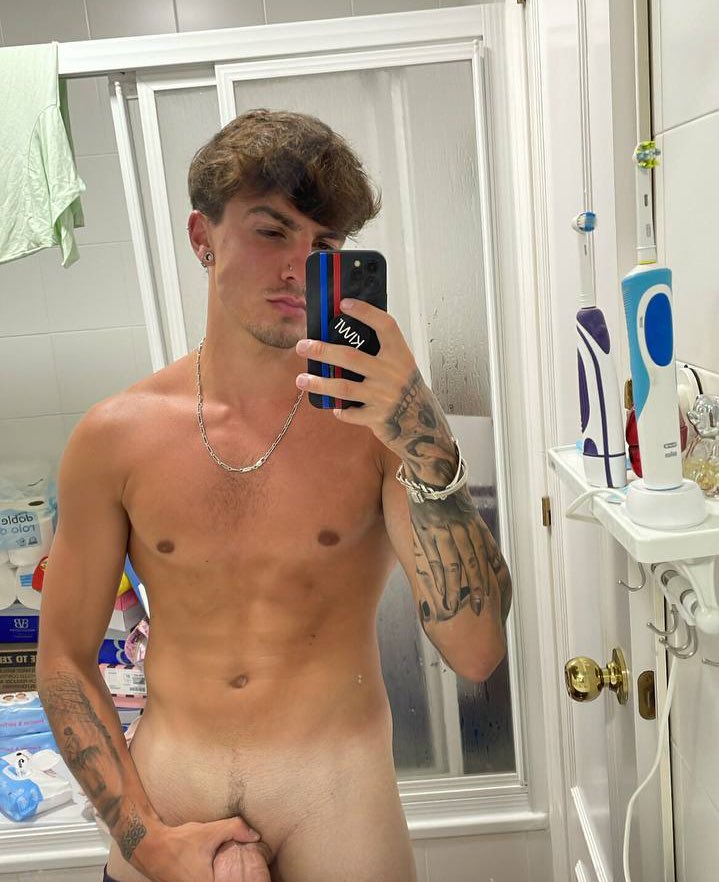 albertosouzx's tweet photo. Quem quer vê a foto completa? 👀🔥 https://t.co/FMXZTlwbON