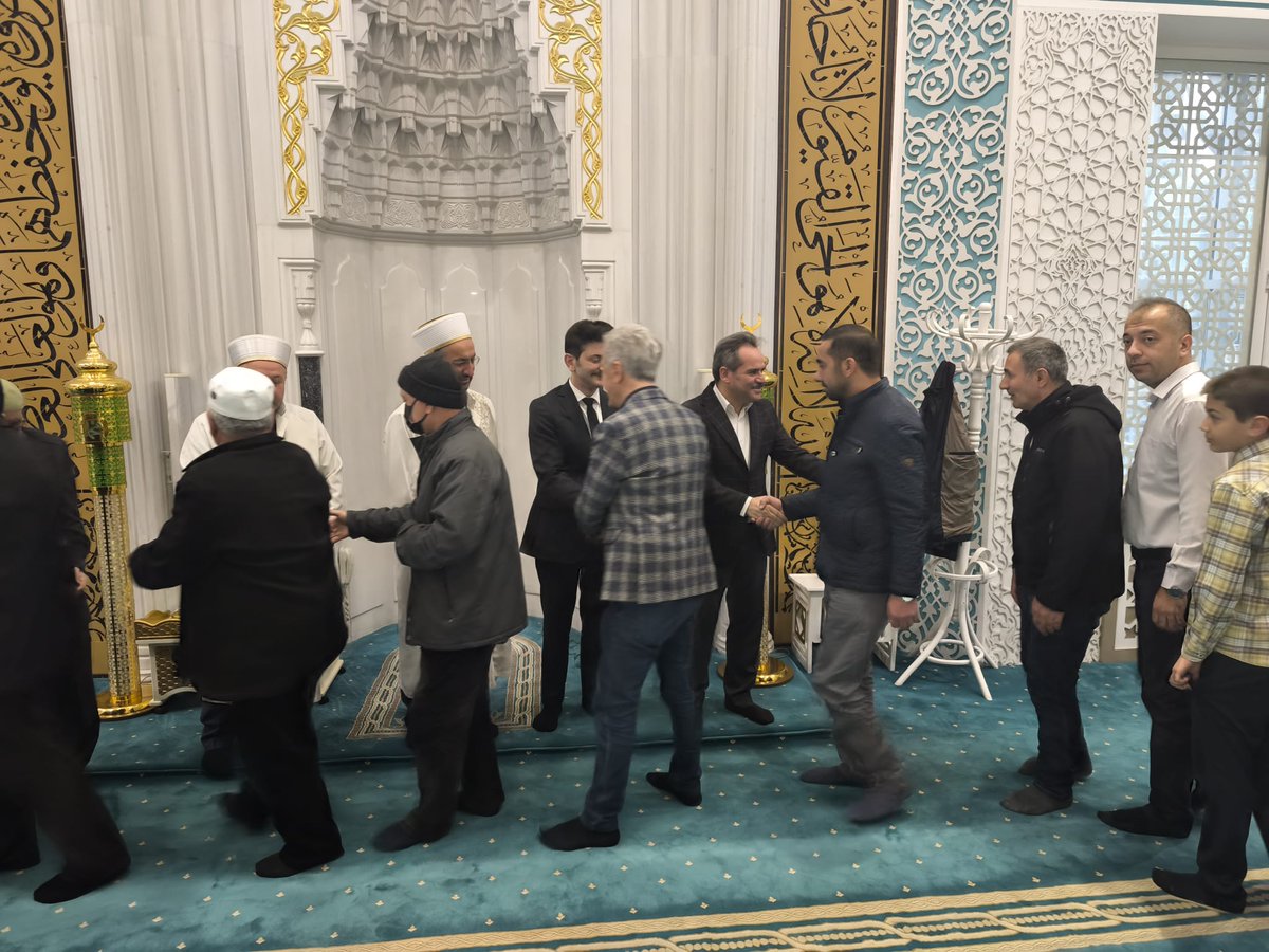MamakKymkmligi's tweet photo. Kaymakamımız Mehmet Nebi Kaya, Kaymakam Refiki Oğuzhan Gülhan ve İlçe Müftümüz Celil Karaca ile bayram namazını Yeni Mamak Merkez Camii’nde eda etti. 

Hemşehrilerimizle bayramlaşarak, Ramazan Bayramlarını tebrik etti. https://t.co/08PkiwSYBX