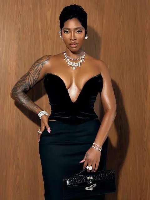 𝗕𝗔𝗥𝗡𝗬 𝗢 tweet media