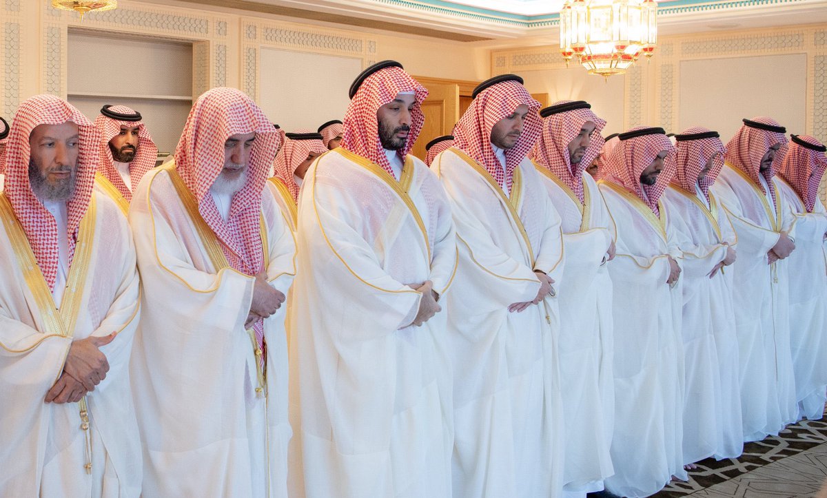Turki_Majed's tweet photo. سمو سيدي #ولي_العهد يؤدي صلاة #عيد_الفطر المبارك في المسجد الحرام بمكة المكرمة https://t.co/tDucLfwfXU