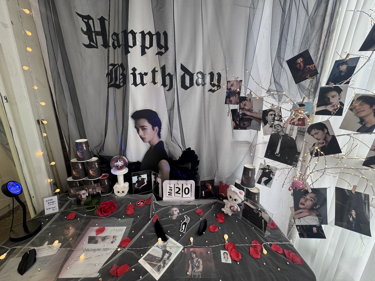 hhj_hhj_hhj_'s tweet photo. 현진이 생카투어 존잼

#MIDNIGHT_ROOM320
#미드나잇_320호

 #HappyHyunjinDay 
#현진아_너라는_계절을_사랑해 
#HyunjinsCanvasOfLove 
#StrayKids #스트레이키즈 
#현진 #Hyunjin https://t.co/IzRyGDxStH
