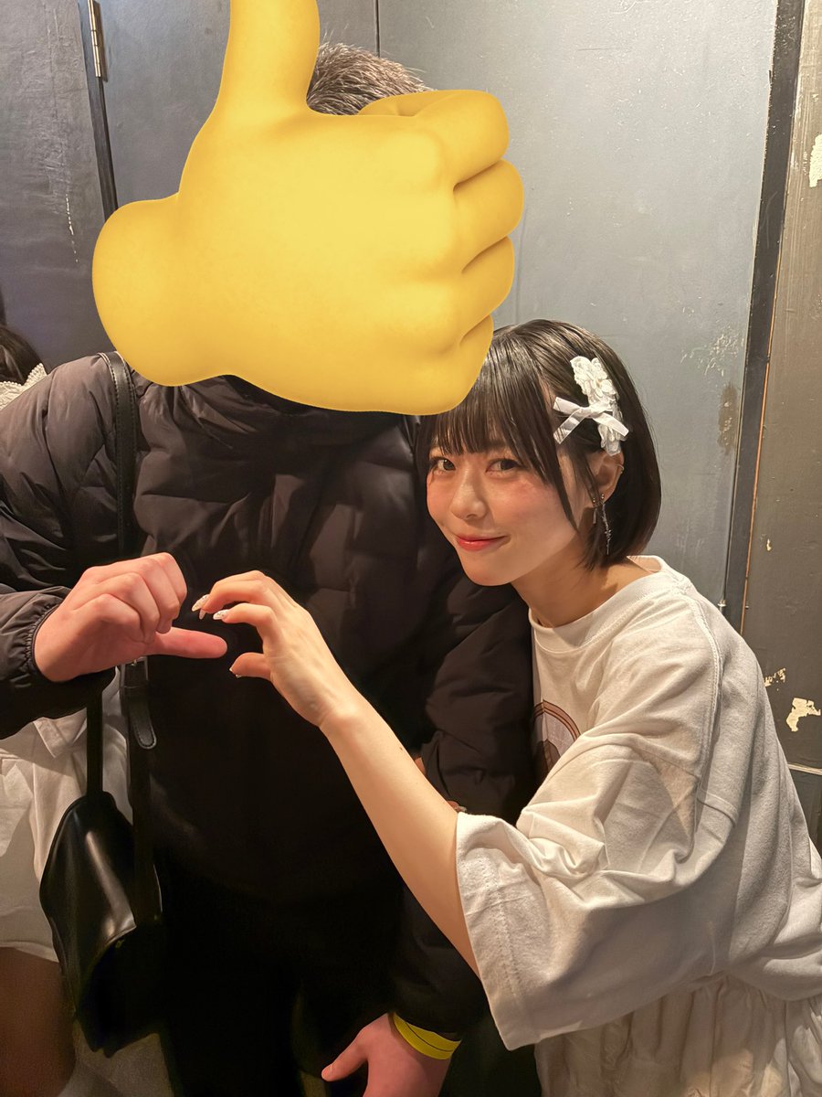 あるの tweet media