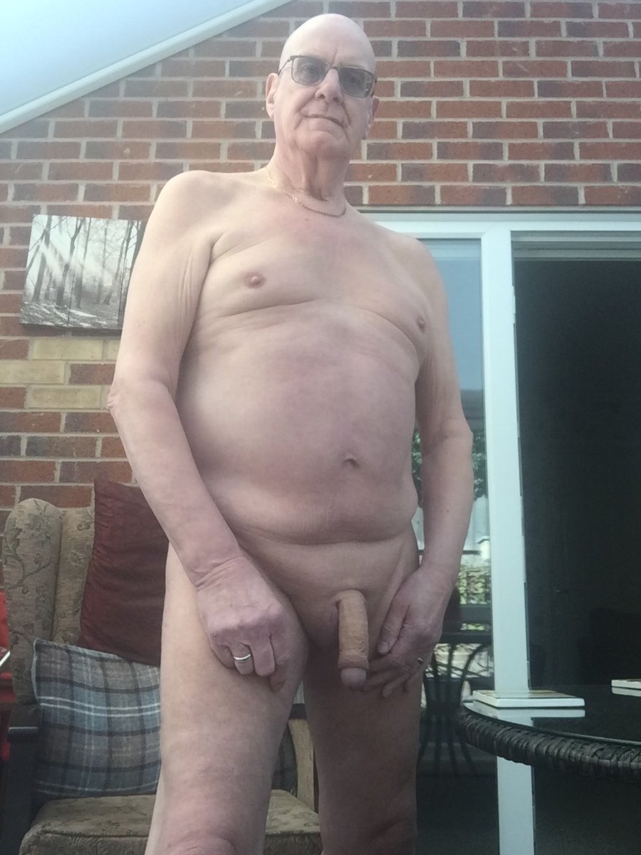 naked guy tweet media