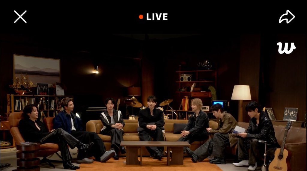 ران 𝑺𝑾𝑰𝑴 tweet media