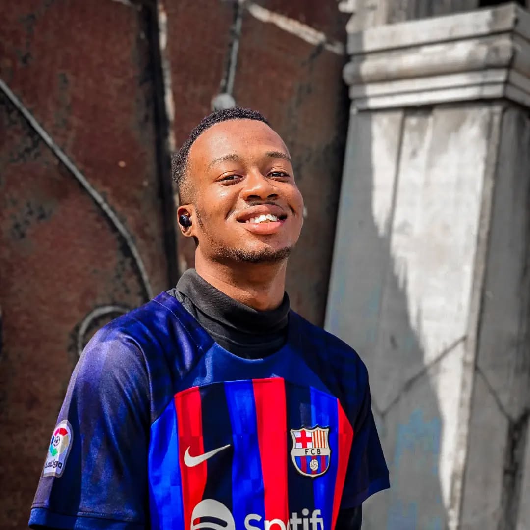 Collins || UI/UX tweet media