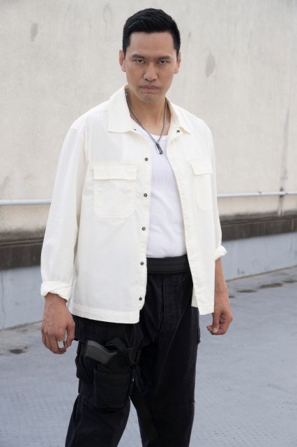 前から気になったんだけど、
早くコードナンバーファイブの過去の話と本名を明かしてほしいなー