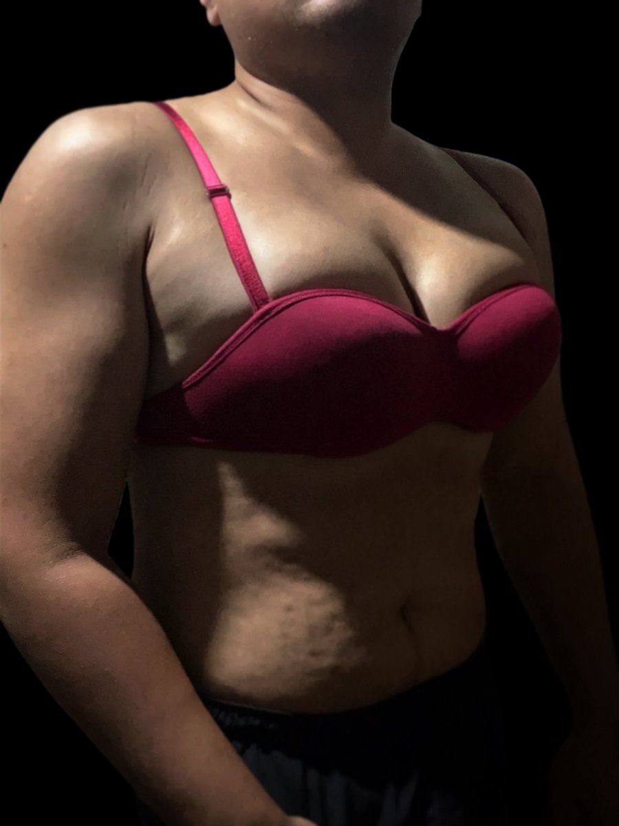 pec_torials's tweet photo. The femininity within me ✨ https://t.co/TuzLRrT5IE