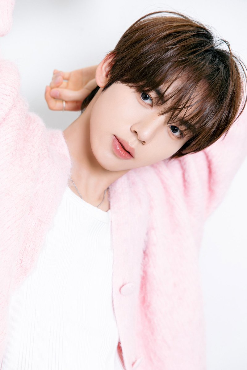 han yujin pics tweet media