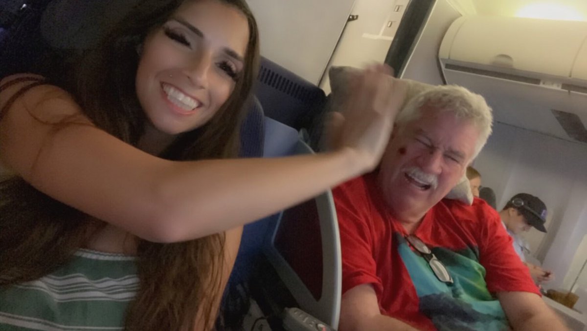 Loveattack tweet media