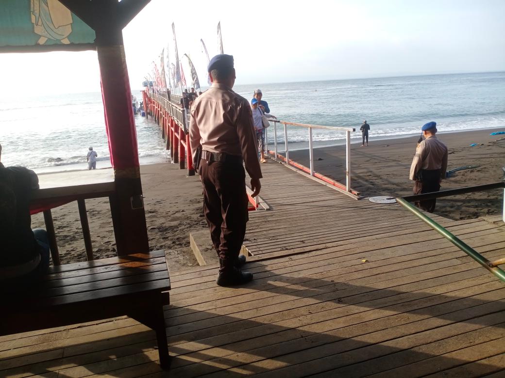 PolairudK's tweet photo. Pengamanan kegiatan Penyeberangan di Pelabuhan dan Pesisir https://t.co/XHBJ7ZxndD