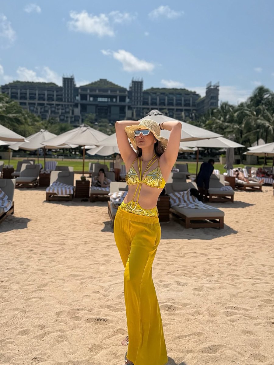 Pretty Neha tweet media