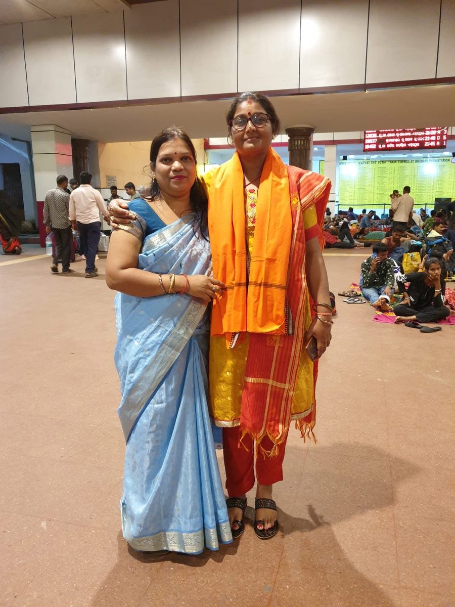 LipaDas5's tweet photo. Happy birthday Arti singh Didi (BJP National mahila morcha secretary )…. Wish you Many many returns of the day 💐💐💐💐🙏🙏🙏🎂🎂🎂❤️❤️ @ArtiSin03041880 https://t.co/hSLdXOlUHc
