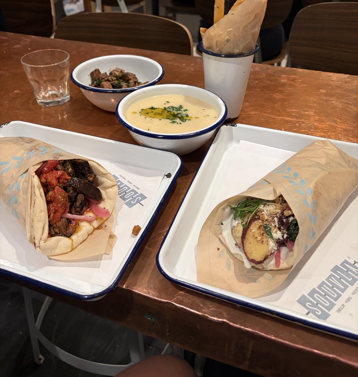 alisa rae .☘︎ ݁˖ tweet media