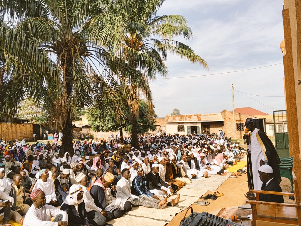 MaqbulIbrahim's tweet photo. Eid Mubarak https://t.co/2c2yikD9Mz