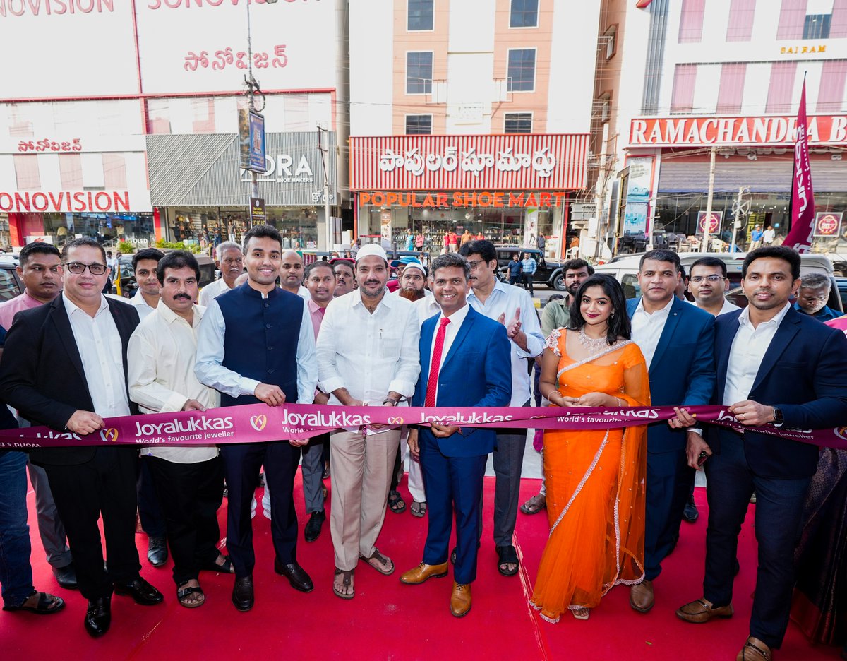 Joyalukkas tweet media