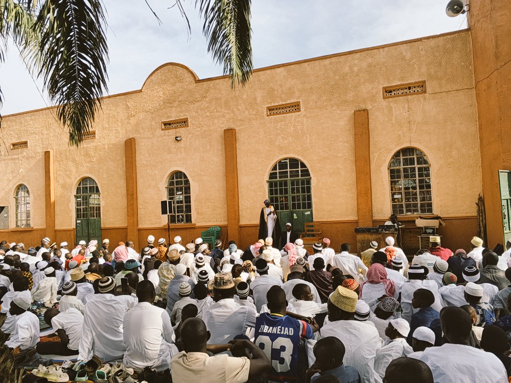 MaqbulIbrahim's tweet photo. Eid Mubarak https://t.co/2c2yikD9Mz