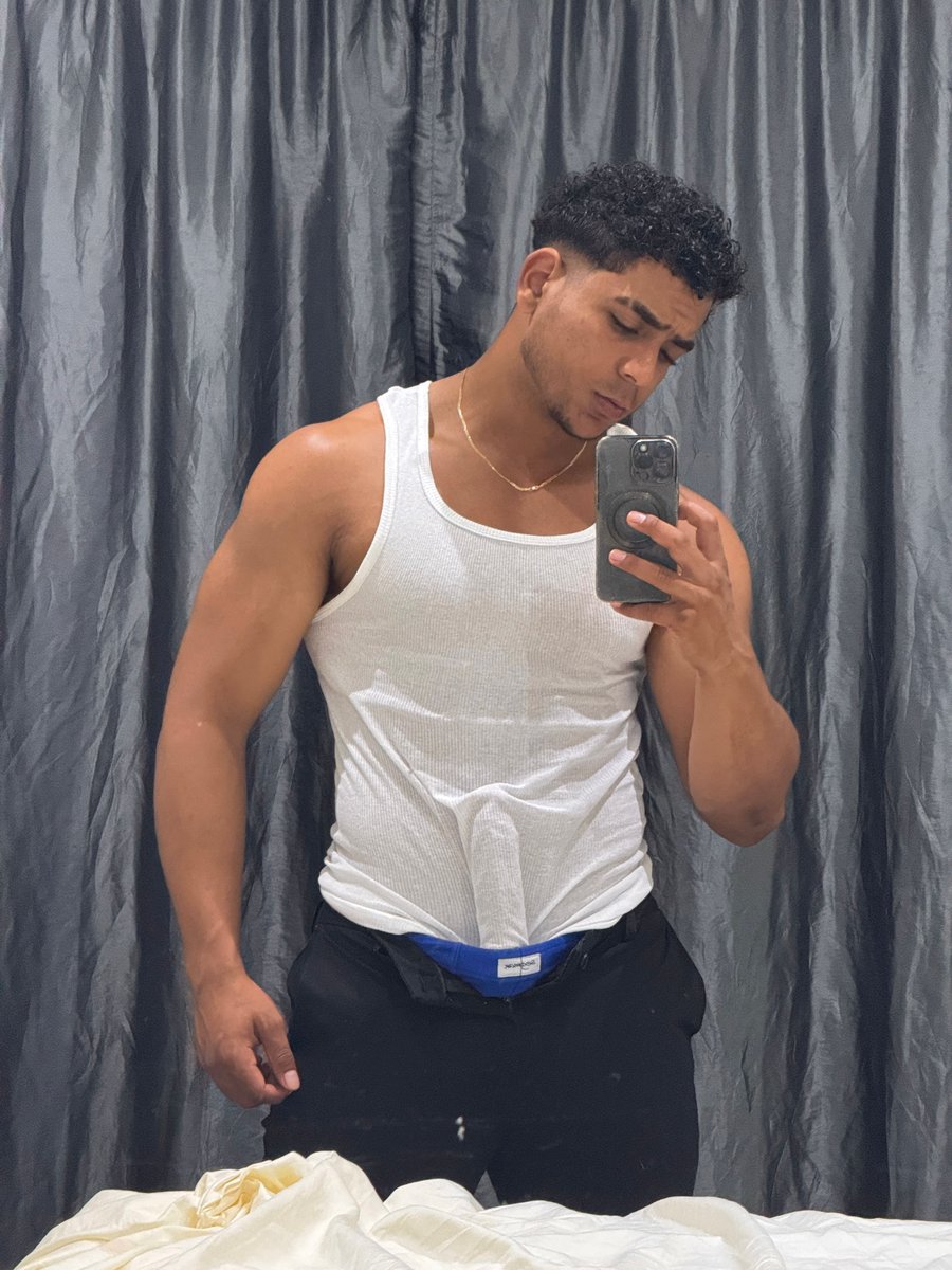 MilkChocolateDaddy tweet media