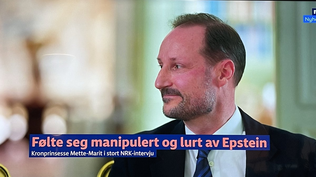 telveland's tweet photo. «I gode og onde dager» ❤️ Når det er sakt, så hadde ikke jeg hatt noe problem med at Drammensveien 1. blei bygget om til nattklubb, type Berghain - Berlin. Og nei, det har ingenting med disse to å gjøre. 😎 https://t.co/y27Uc8TIjM
