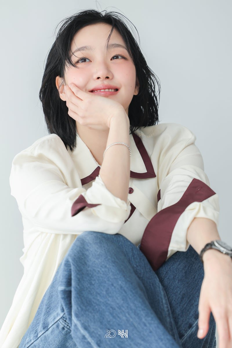 ᴅᴀʏ tweet media