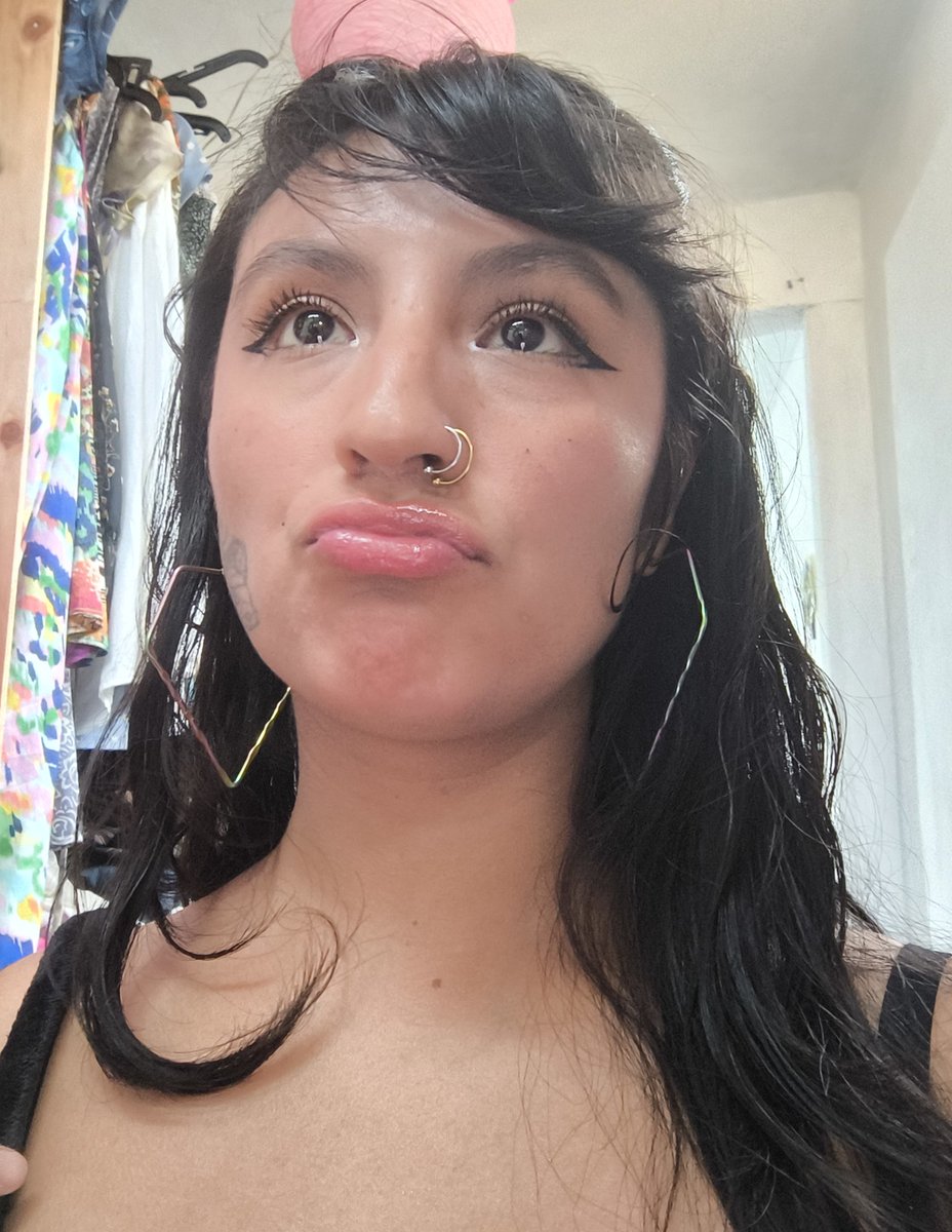 Apoco no te gusta mi carita para cachetearla llena de lechita? Prrrrr