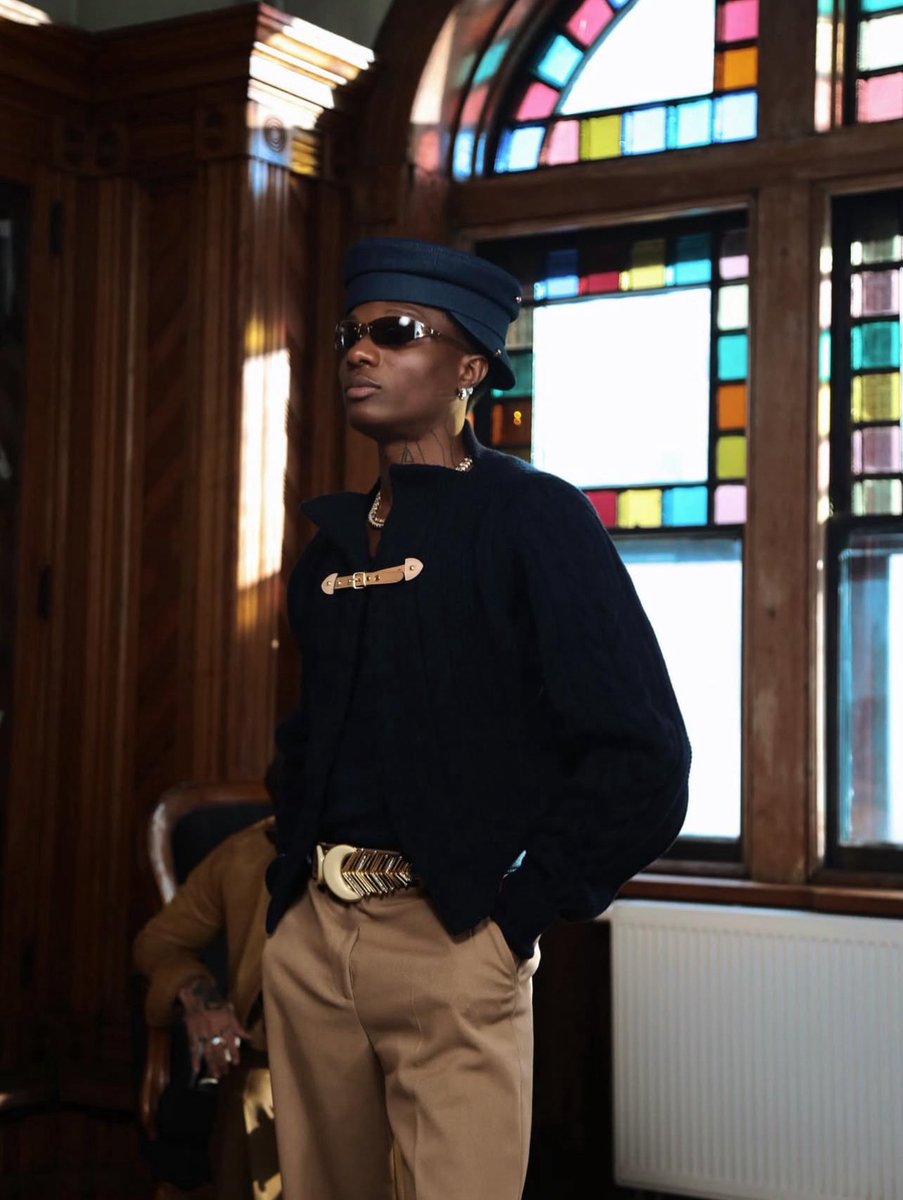 Olamide0fficial's tweet photo. Wizkid is too fresh, everything looks good on him. Agba Fashionista 🥰❤️ https://t.co/OCvRS70qSX