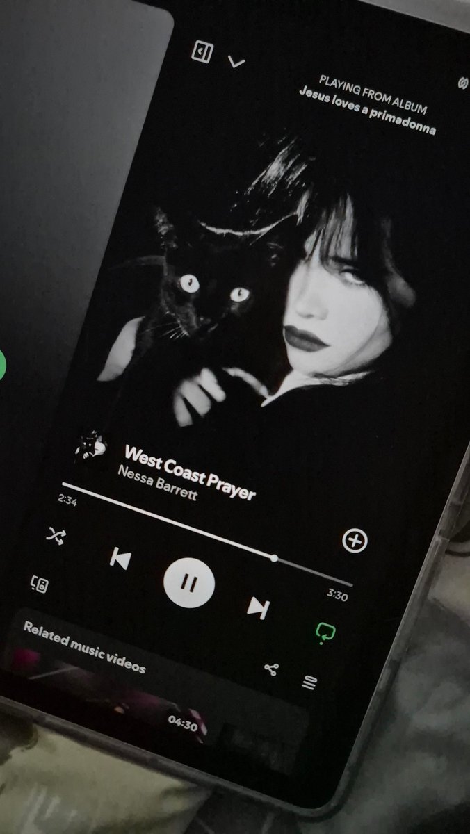 diana loves nessa ♡ tweet media