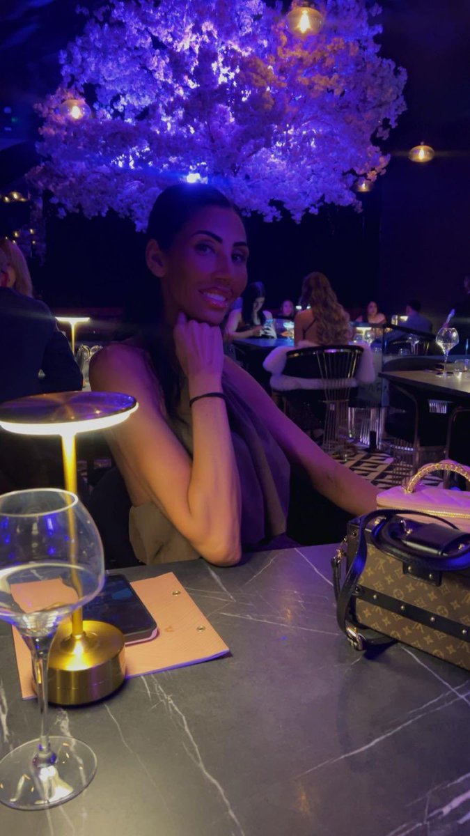 Royalrensensual tweet media