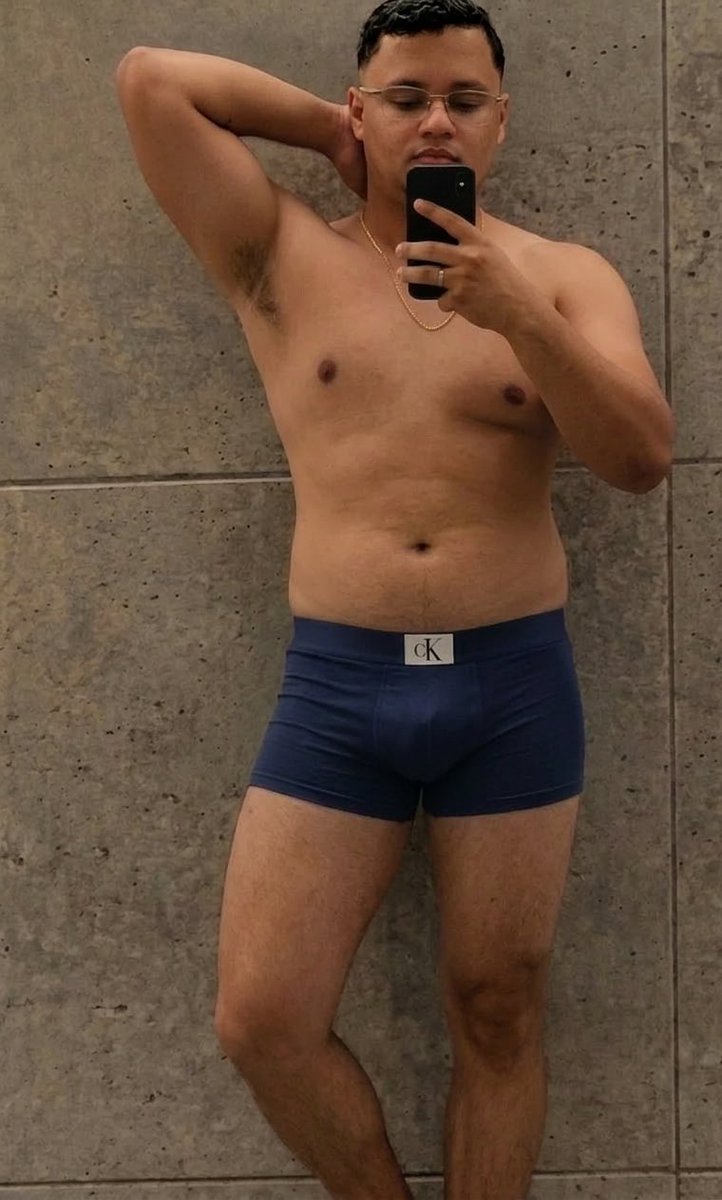 dotgrosso19cm's tweet photo. Qual delas fica melhor? Qual a sua cor preferida? 
@BHMachos @sigilo_rp @PausBonitos @volumenoshort @_boysbr_ @TopBoysBH 
Da RT na minha publicação pra galera ver e me seguir. Quem dar RT é me seguir me chama na DM e eu mando ela sem a cueca https://t.co/4QroRtk0sF