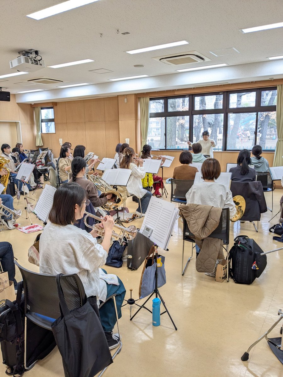 kaedenoko_'s tweet photo. 3/18の練習風景です♪

5月の訪問演奏にむけて

♪カレーライスのうた
♪ぼよよん行進曲
♪からだ☆ダンダン
などを練習しました

楓の子マザーズバンドでは一緒に活動してくれるメンバーを募集中です。
ぜひ見学・体験お待ちしています。
詳しくは @kaedenoko.mothersband プロフィールリンクより https://t.co/idgiUxcpyk