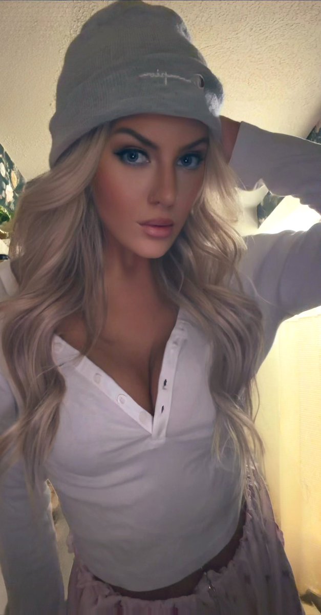 Ashley 🖤 tweet media