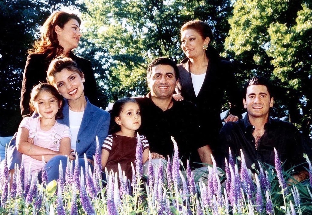 به چندين فروغ و به چندين چراغ
بیاراسته چون به نوروز باغ
-فردوسی  

 نوروز باستانی ۲۵۸۵ پیروز دوستان 💙🪻 

#پاينده_ایران_جاویدشاه  #Nowruz