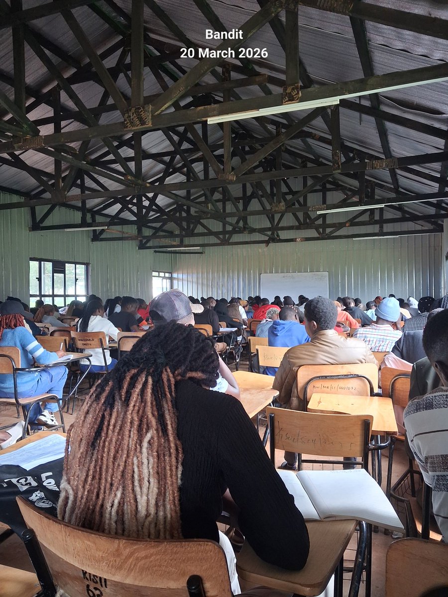 Hii shule hainanga Muslims naona leo tuko daro. After hapa chapo beans kama kawaida wengine wakikula pilau, so doleful