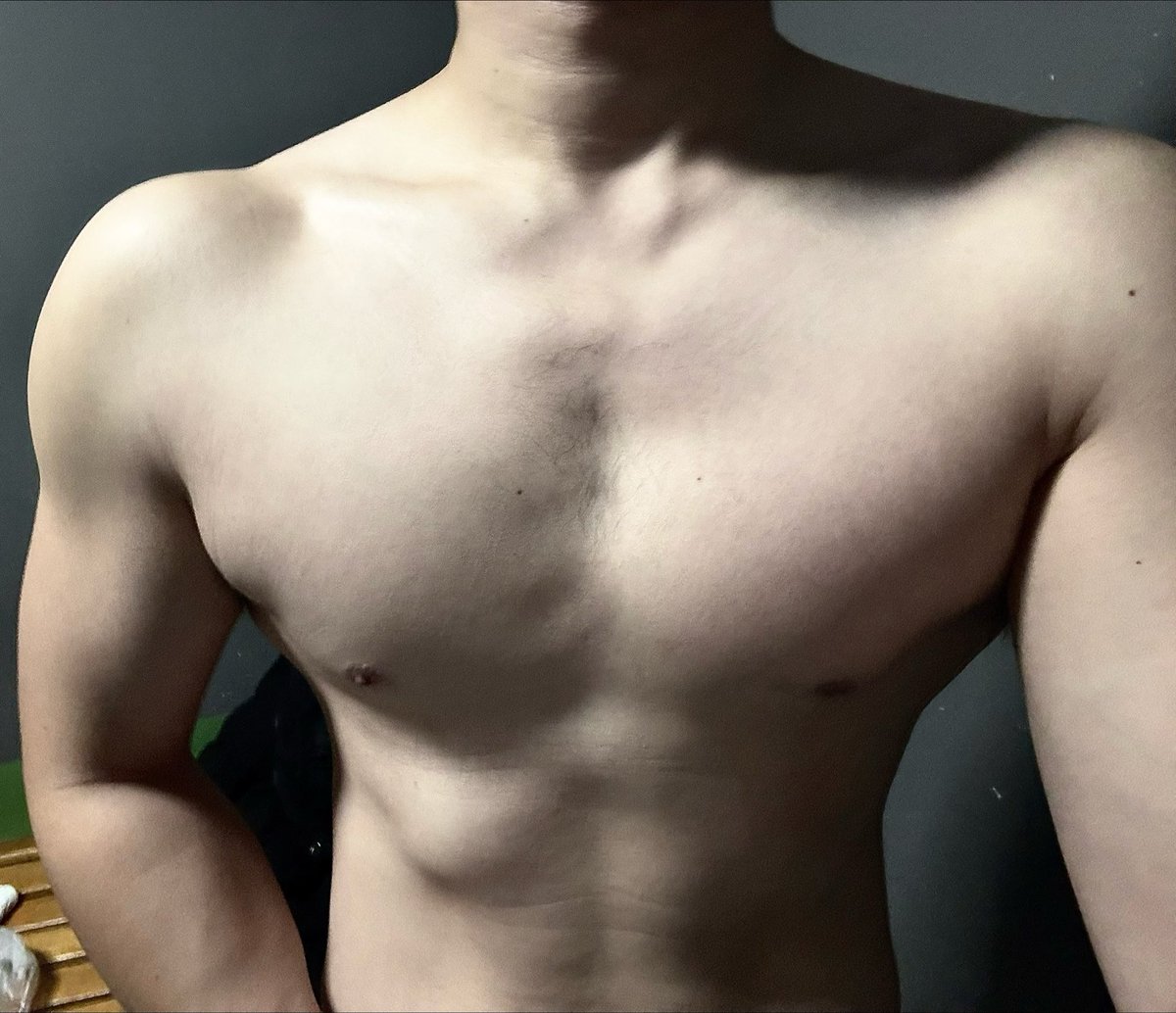 1921630jc's tweet photo. 你跪下，叫个主人口一下，我求你办点事儿 https://t.co/RE7pgLQeQL
