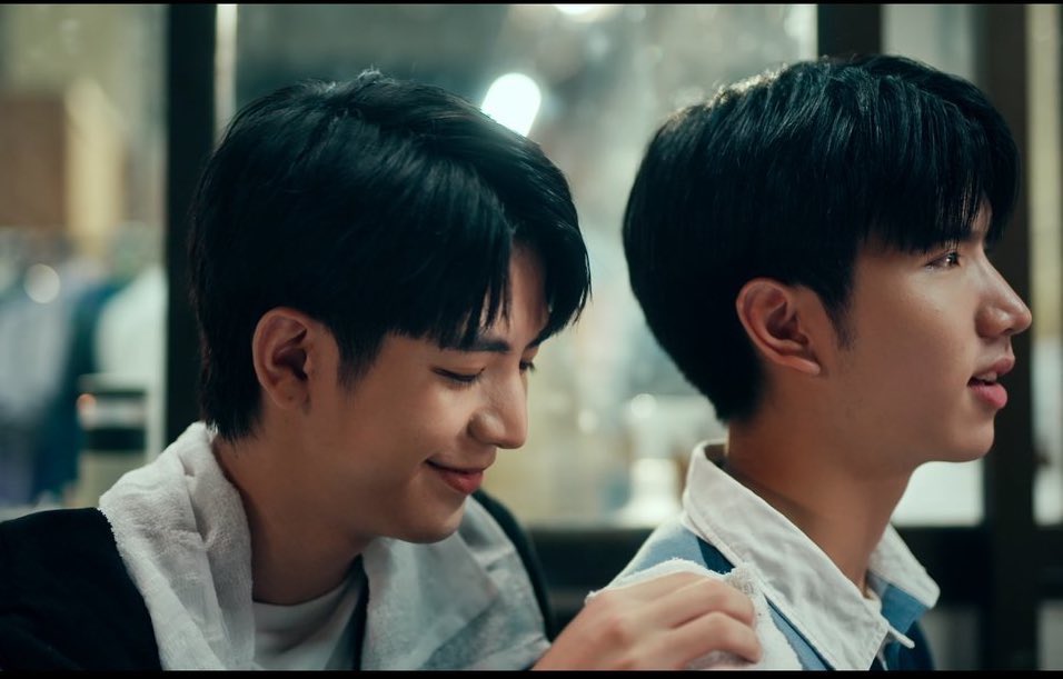 teenniiz36_'s tweet photo. อีโมอะ จากซีรีส์สั้นๆ4ตอน มันสำเร็จจนทุกคนพูดถึงตั้งแต่วันที่เริ่มออนแอร์จนวันนี้ และมัน���ด้ต่อยอดทำเป็นหนังสั้นอีกครั้งอะ มาวินเอ้อและเพื่อนๆค่ายคณิตเก่งมาก ซีคีนเก่งมากๆ ฟคคุณน้าวานรทั้งหลายก็เก่งมากๆ นี่มันปรากฎการณ์เลยนะเว้ย 😭🥺🫶👏

#MuteluvHiByMyLuck 
#SeaKeenFanMeeting https://t.co/776mZAJhg0