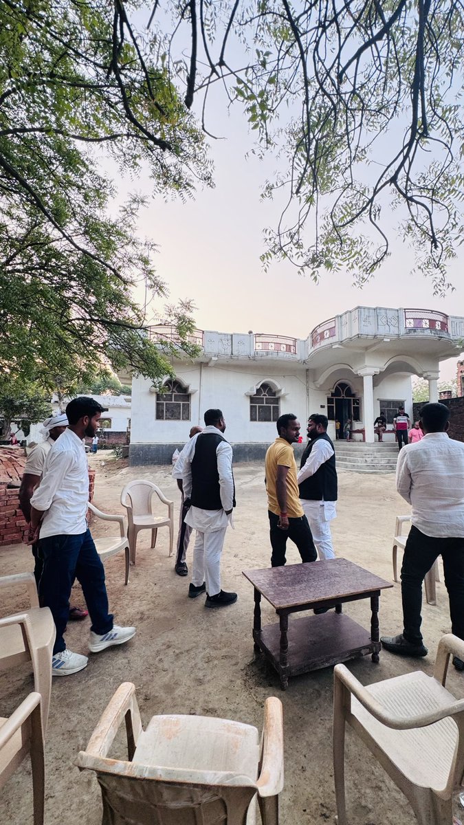 ajeetsaroj2018's tweet photo. विधानसभा मेंहनगर 352 ग्राम सभा दौलतपुर में मुकेश यादव के माता जी के निधन हो जाने पर शोक संवेदना व्यक्त करते हुए https://t.co/nLZBIWfucu