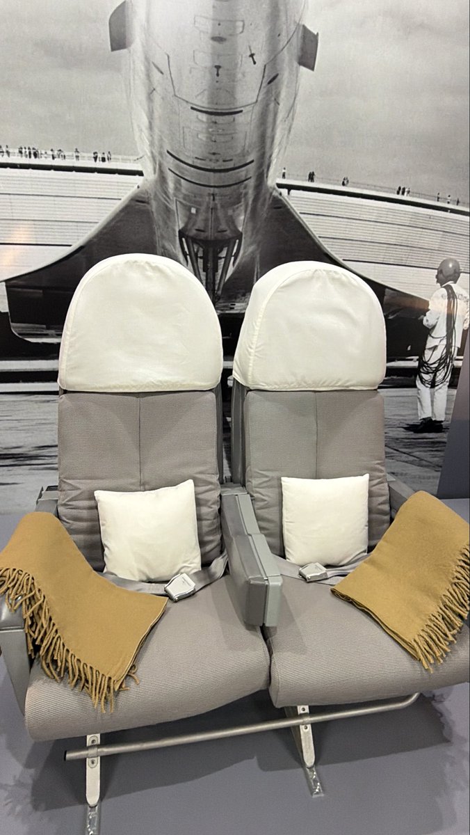 gocciag147777's tweet image. ⭕️V&amp;amp;V:🇫🇷AF✈️ELEGANCE IS A JOURNEY展❶
・エールフランス航空主催のPOP upイベント友人と一緒にお邪魔しますた😊
・新型「La Première Suite」の名に相応しいカーテン仕様🪟🪟🪟🪟🪟🛋️ 🛌
・眩暈がしました💖乗りたいですぅ

📍歓喜✨憧れの✈️Concorde💺を有難く拝みました🙏50周年
#Airfrance 
#AF