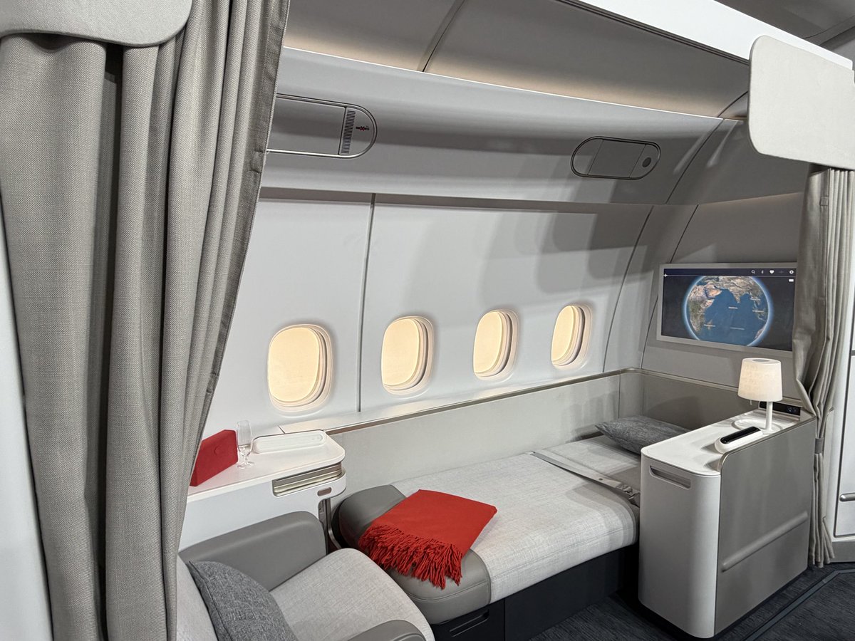 gocciag147777's tweet image. ⭕️V&amp;amp;V:🇫🇷AF✈️ELEGANCE IS A JOURNEY展❶
・エールフランス航空主催のPOP upイベント友人と一緒にお邪魔しますた😊
・新型「La Première Suite」の名に相応しいカーテン仕様🪟🪟🪟🪟🪟🛋️ 🛌
・眩暈がしました💖乗りたいですぅ

📍歓喜✨憧れの✈️Concorde💺を有難く拝みました🙏50周年
#Airfrance 
#AF