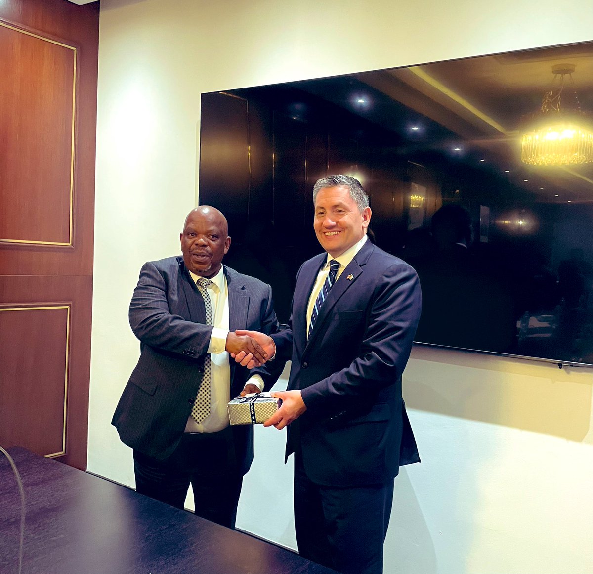 Canada in Zimbabwe tweet media